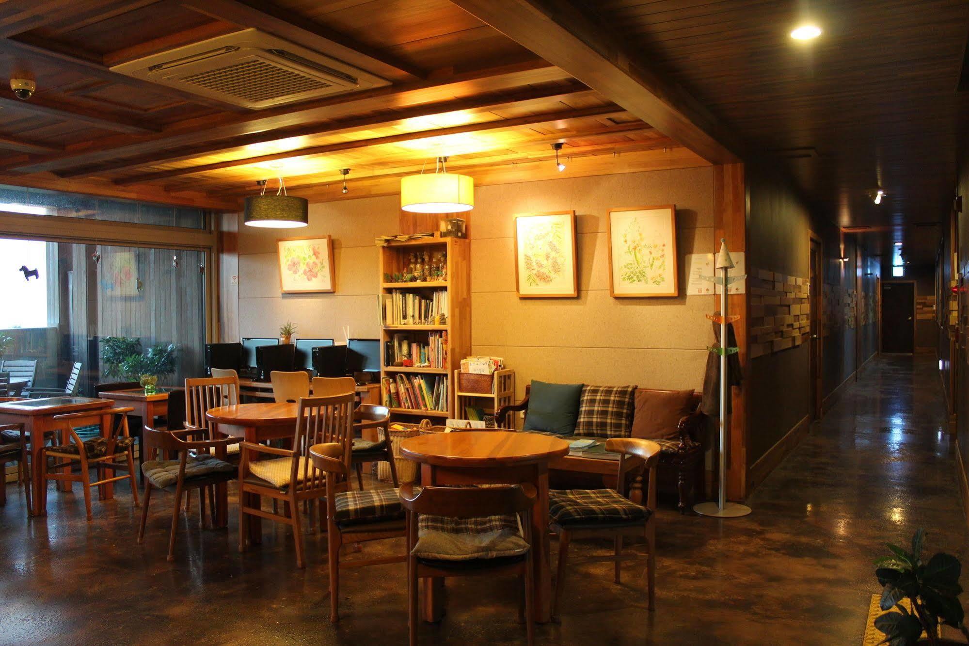 Jeju Eco Suites Seogwipo Exterior photo